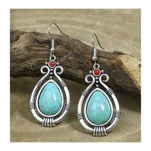 SILVER WITH TURQUOISE EARRING
